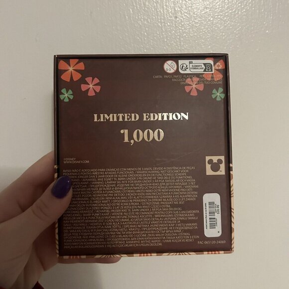 Loungefly Disney Moana and Pua Floral Glitter Limited Edition 1000 Pin NWT - Picture 9 of 11